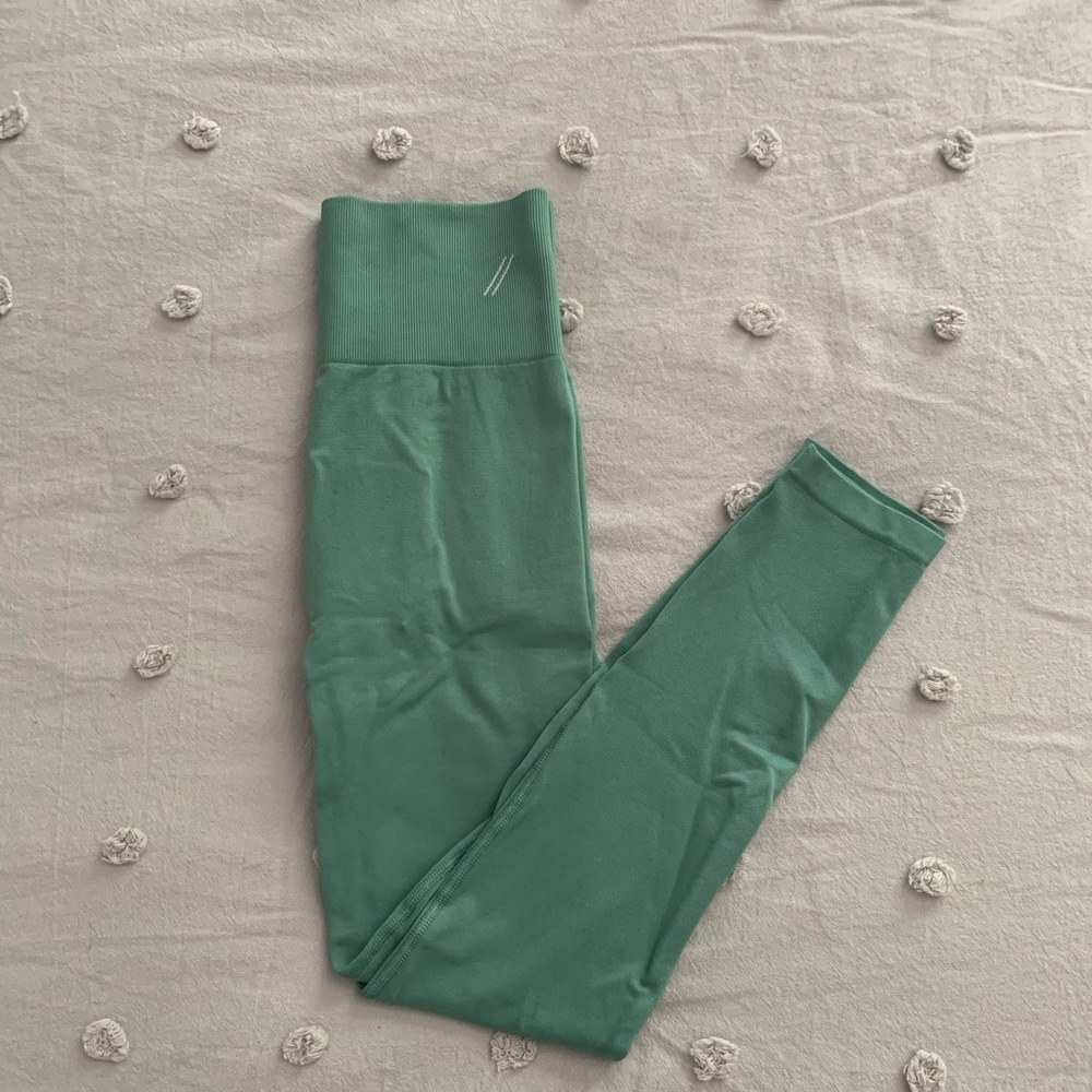 Tala sea leggings size small